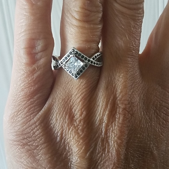 NWOT Cz Engagement Ring Size 7 - Picture 6 of 8